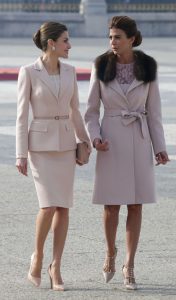 西班牙王后Letizia Ortiz和阿根廷第一夫人Juliana Awada似姐妹