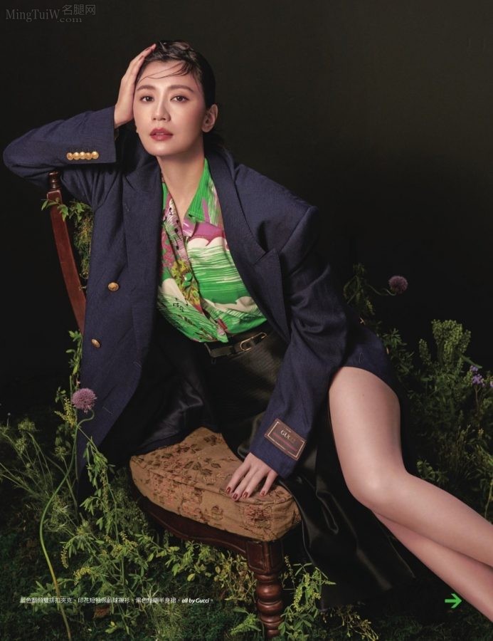 Marie claire嘉人杂志贾静雯光滑的美腿(1/2)