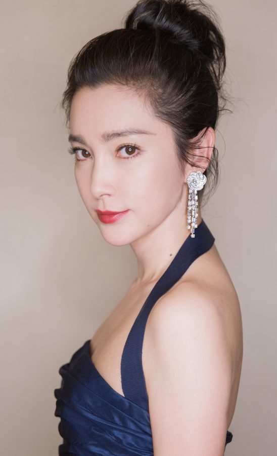 真御姐李冰冰脚穿Stuart Weitzman防水台凉高跟(3/4)