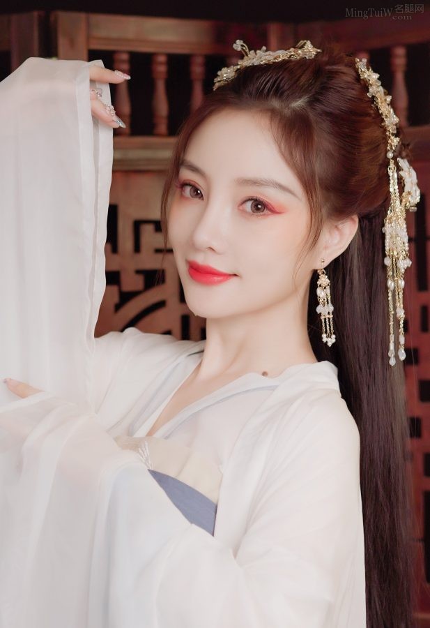 李小璐古装造型真天生媚骨(5/6)
