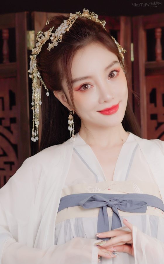 李小璐古装造型真天生媚骨(6/6)