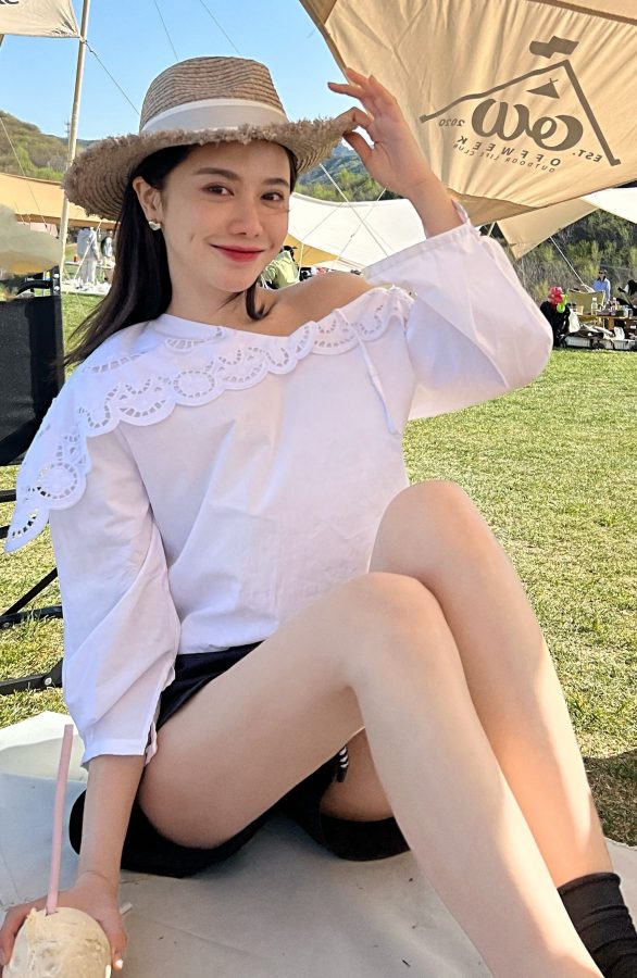 美腿小姐姐美娜露营照(1/4)