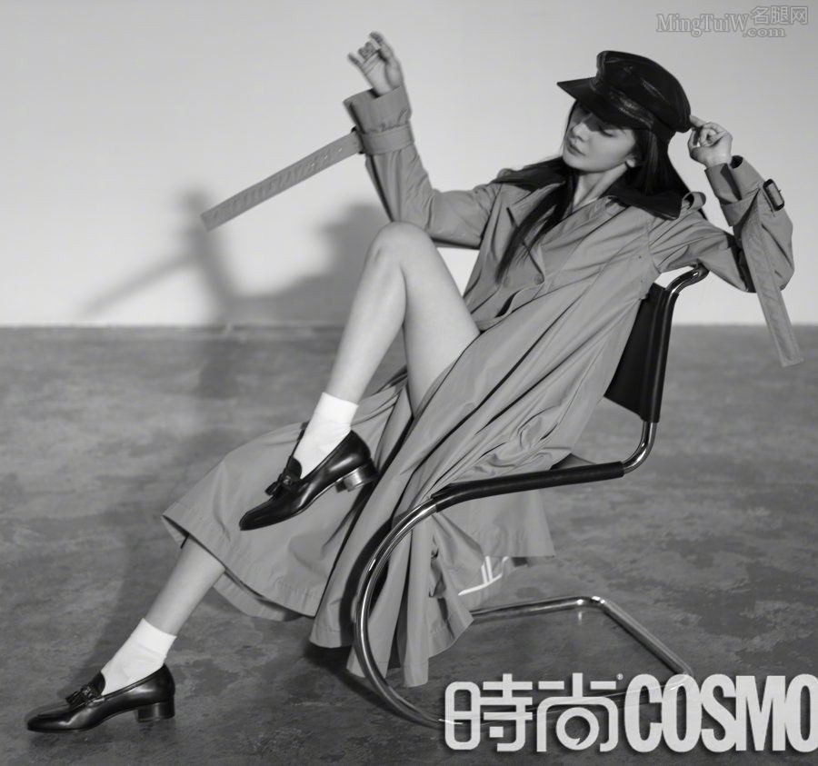 《时尚cosmo》封面杨幂顺滑美腿大片（第4张/共4张）