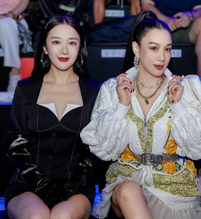 钟丽缇长马尾辫超短裙美长腿霸气(5/9)