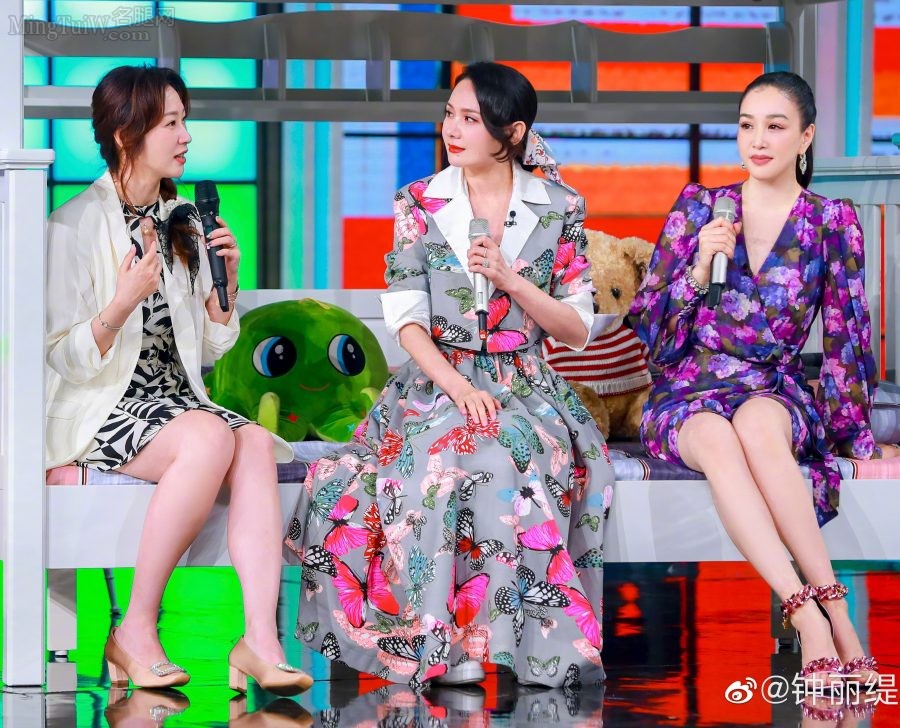 《天天向上》心理咨询师田芊和钟丽缇的美腿(1/4)