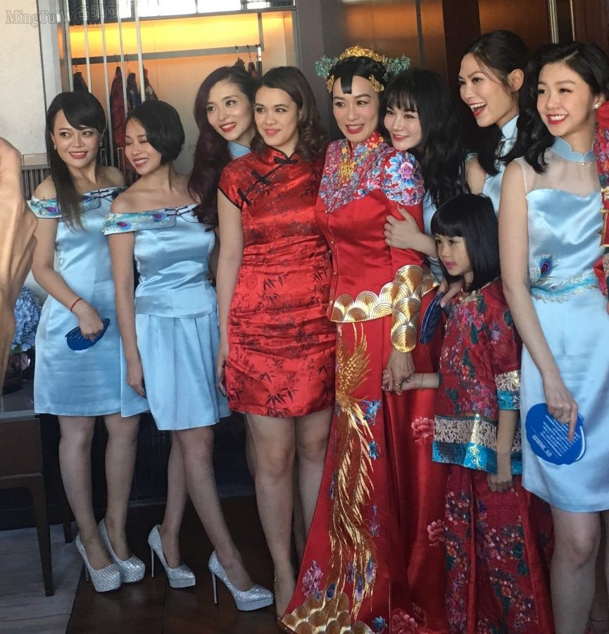 钟丽缇婚礼时的美腿伴娘团(4/4)