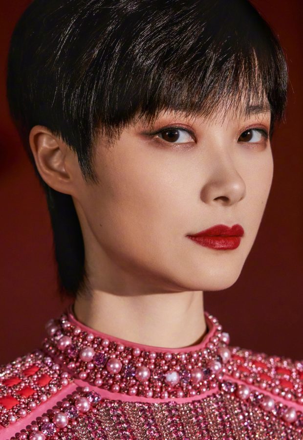 短发女生李宇春美腿高跟尽显魅力(3/3)