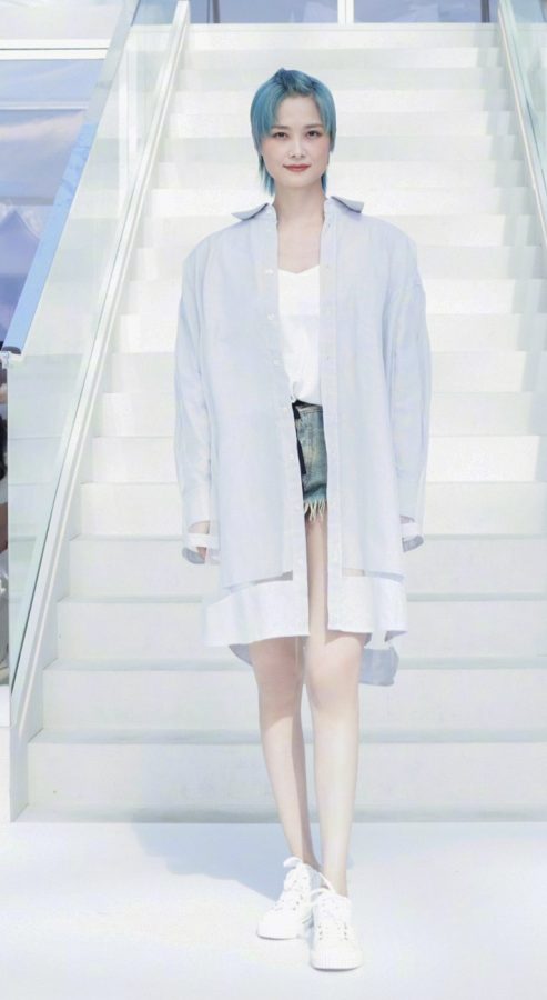 梅森马吉拉品牌活动李宇春穿超短牛仔热裤展露大长腿（第5张/共7张）