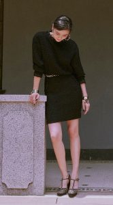 宋佳黑色裙装尽显婀娜身姿和优雅风范
