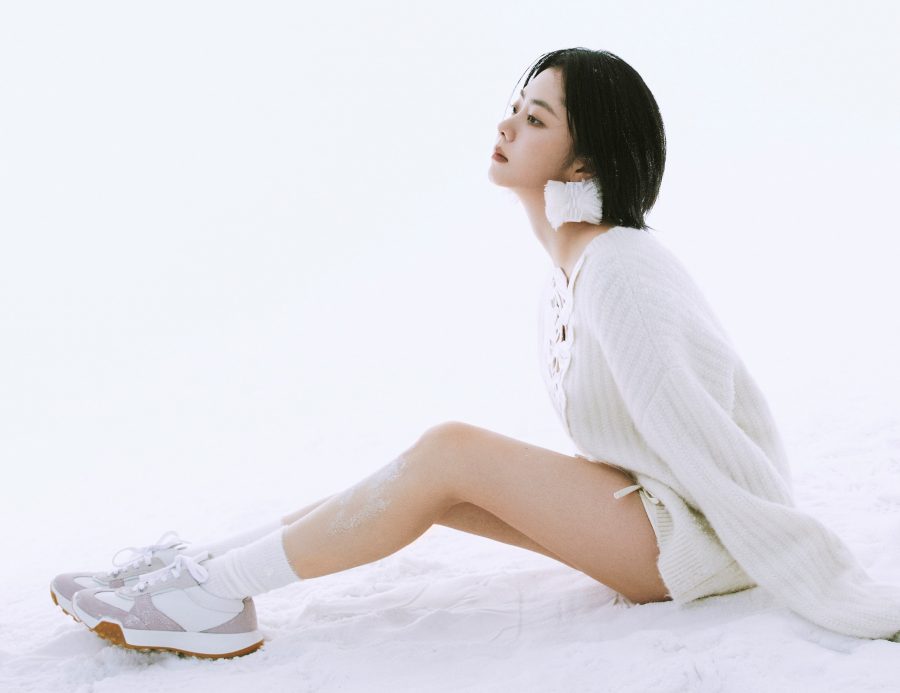 时尚杂志谭松韵光滑的美腿(1/3)