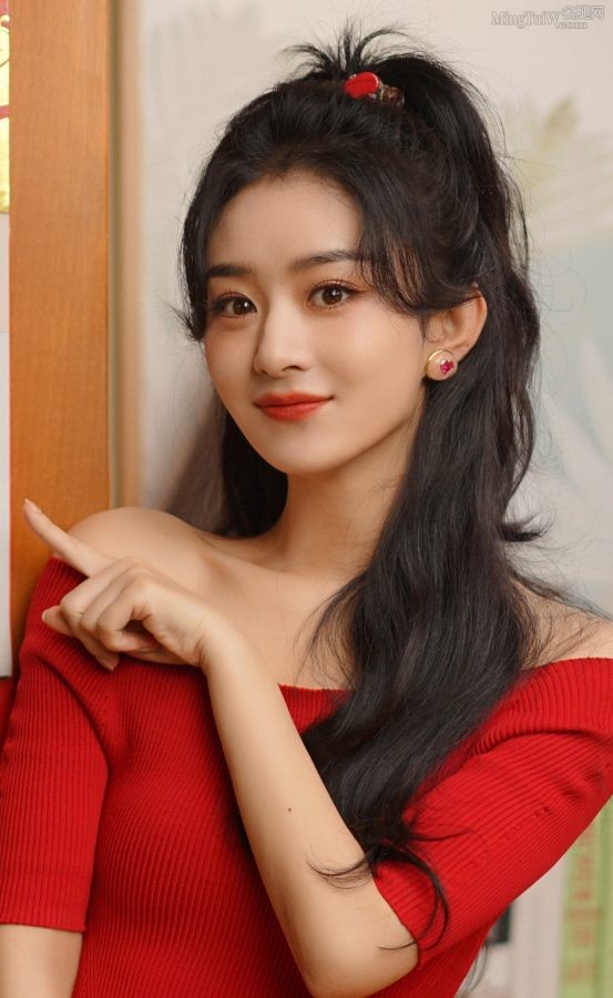 赵丽颖红色短裙美腿穿短靴温柔甜美(3/3)