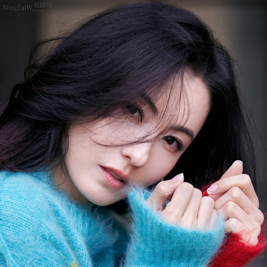 黑长发女星张柏芝细腿穿上质感肉色丝袜(3/3)