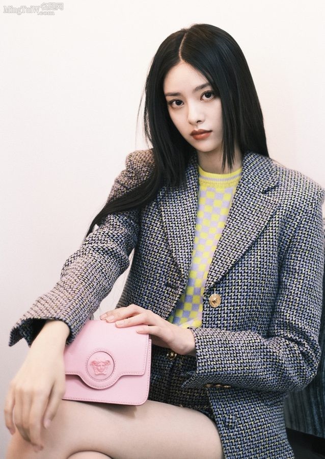美girl张艺上这腿夹的真美(3/5)