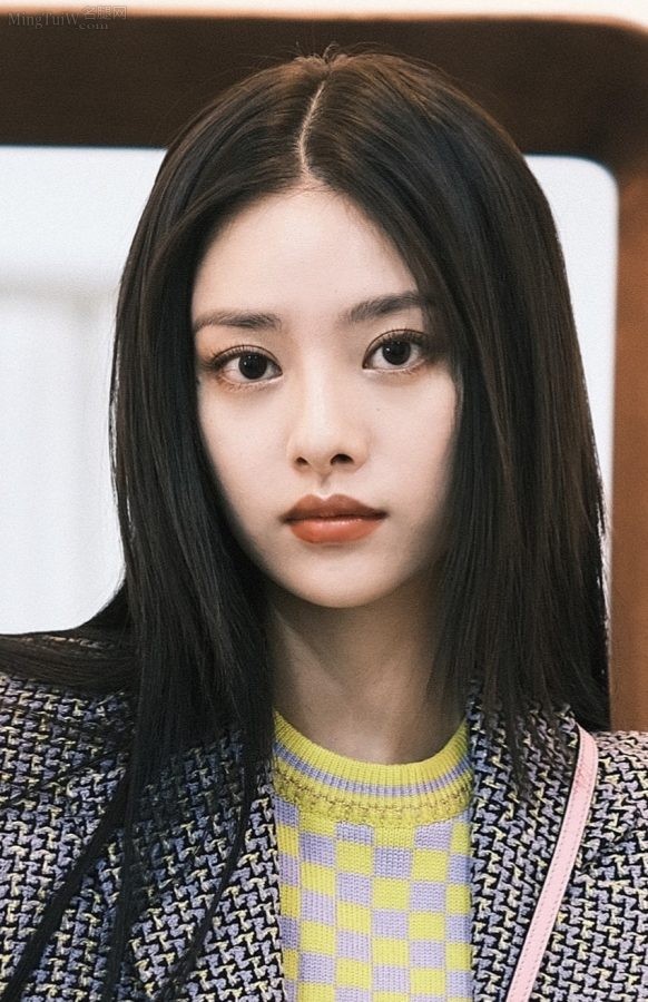 美girl张艺上这腿夹的真美(4/5)