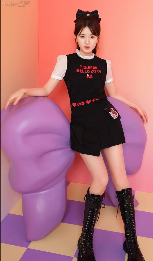 赵露思美腿代言照展现出迷人的笑颜和魅力(4/8)