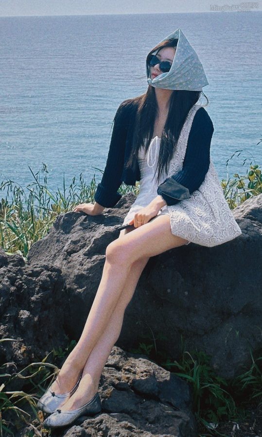 赵露思旅行中的美腿玉照(1/3)
