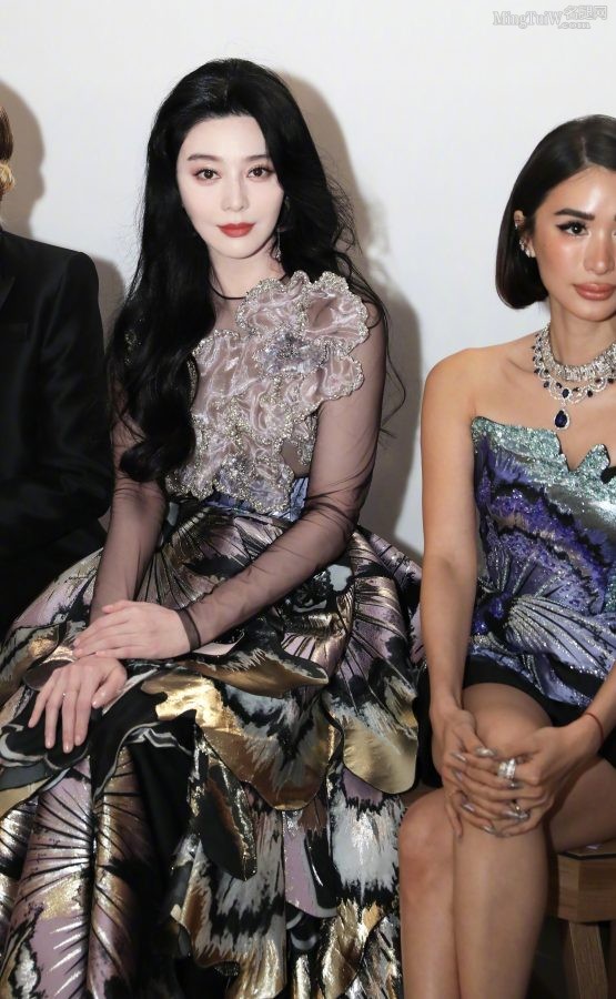 Fan Bingbing and Filipino actress Hart Evangelista with beautiful legs(2/5)