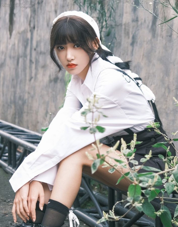 女歌手程潇皮短靴里穿了短黑丝(2/5)