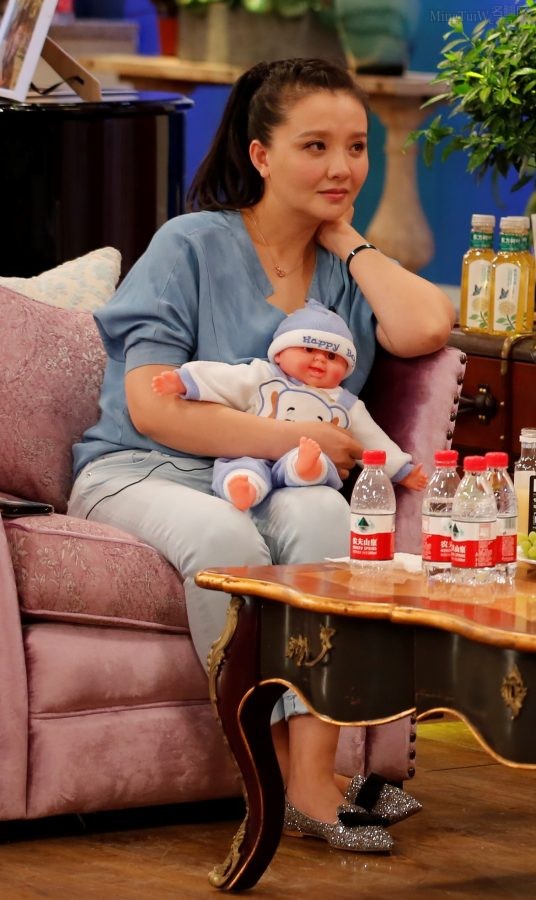 《春妮的周末时光》左起：演员孙茜、月亮姐姐、春妮、主持人李文静(15/15)