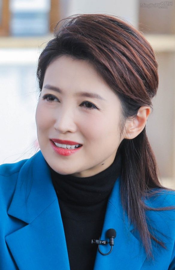 气质优雅大气的BTV女主持春妮裤里穿丝(2/3)