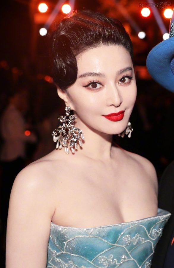 Oriental elegance and glamorous temperament Fan Bingbing's two big white rabbits are about to appear(7/8)