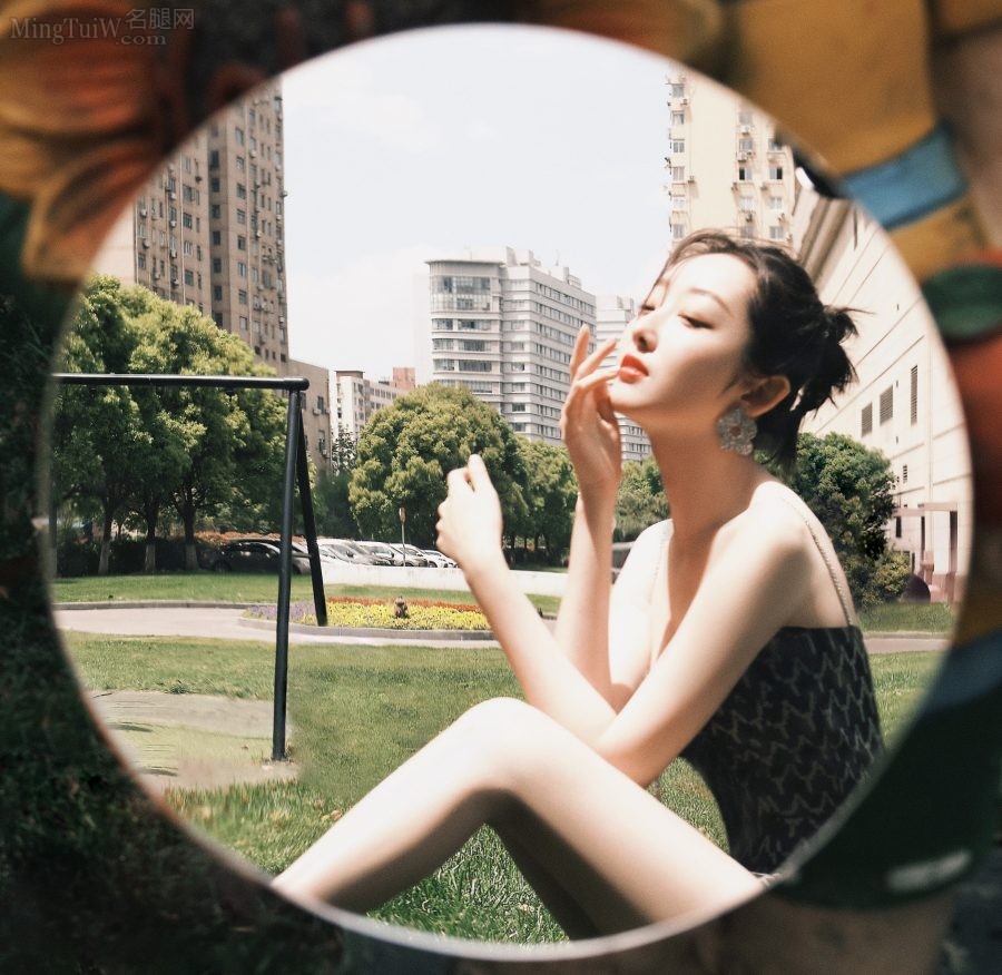 美佳人蒋梦婕红唇美脸大秀白沟(6/6)