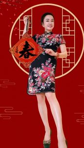 刘晓庆穿上旗袍短裙展示发亮的玉腿