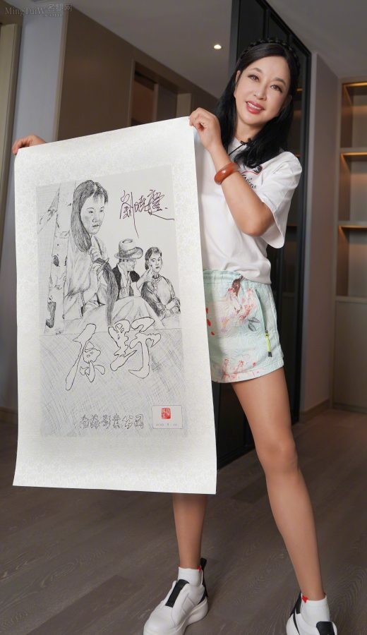 刘晓庆成熟双腿上裹了超薄的丝袜(3/3)