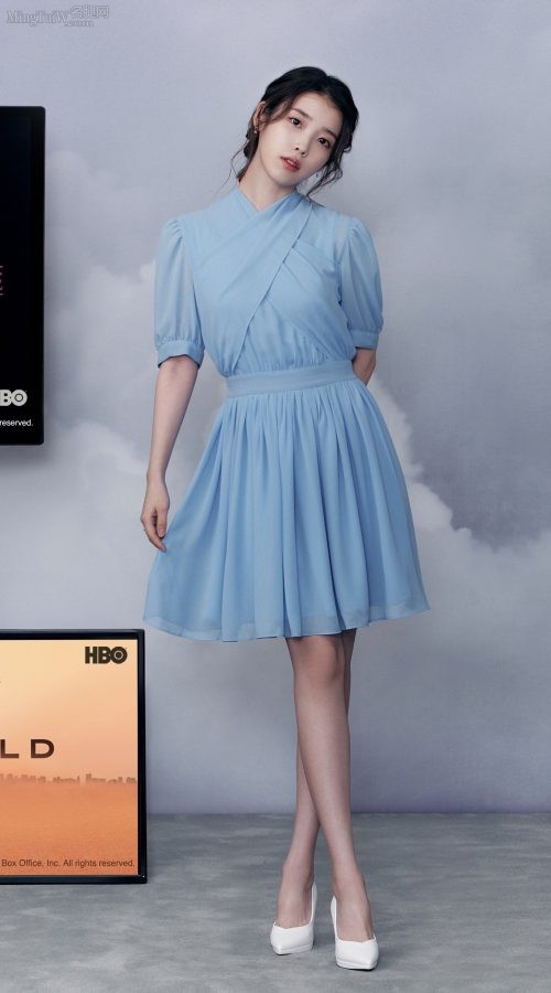 Korean female singer Lee Ji-eun took a photo for "Vogue" magazine(1/3)
