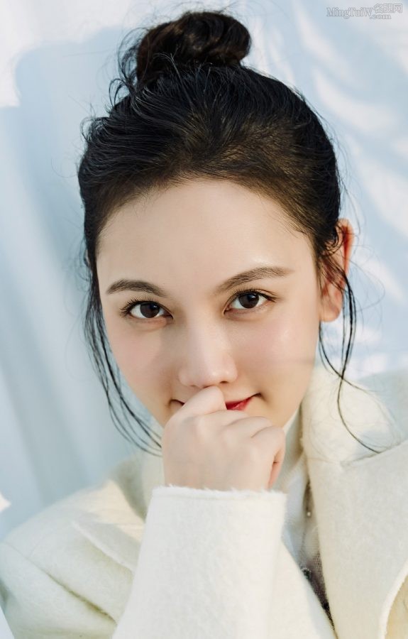 孙骁骁纤长美腿写真(2/2)