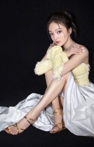 女明星张韶涵美腿玉足棚拍玉照（第3张/共7张）