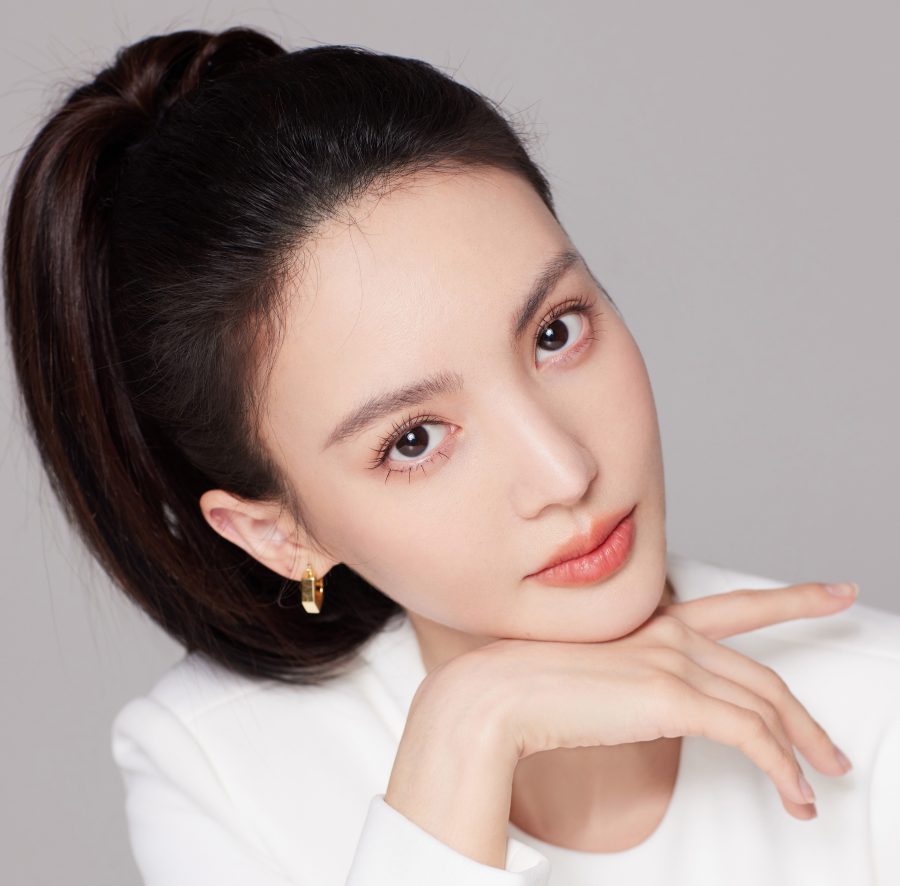 金晨高马尾清爽造型，笔直长腿踩尖头高跟(5/9)