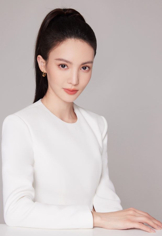 金晨高马尾清爽造型，笔直长腿踩尖头高跟(9/9)