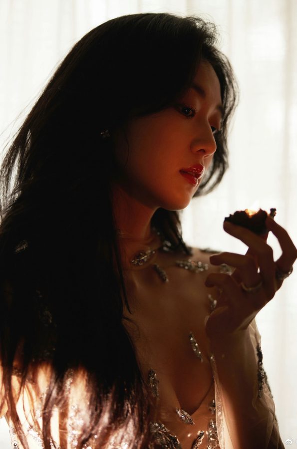 孙千绝妙的半透美裙里曼妙的长腿(5/7)