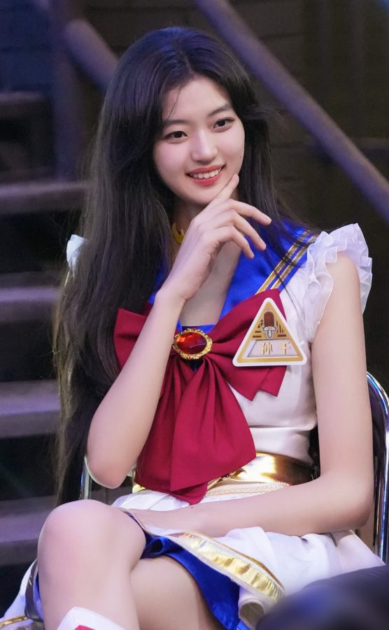 美少女战士孙千腿穿肉丝袜录制综艺节目《萌探探探案》(1/8)