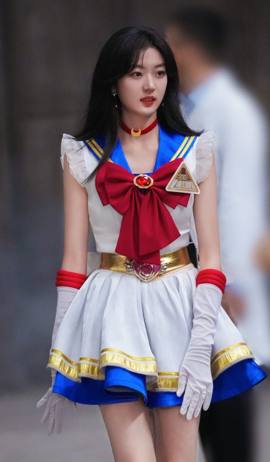 美少女战士孙千腿穿肉丝袜录制综艺节目《萌探探探案》(5/8)
