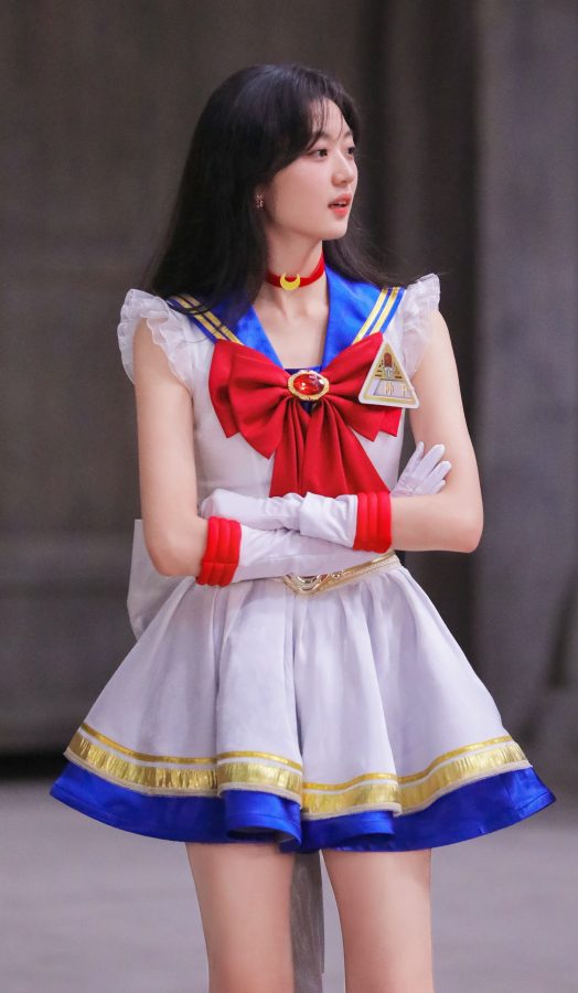 Sailor Moon Sun Qianlegs wearing meat pantyhose to record the variety show "Cute Detective"(6/8)