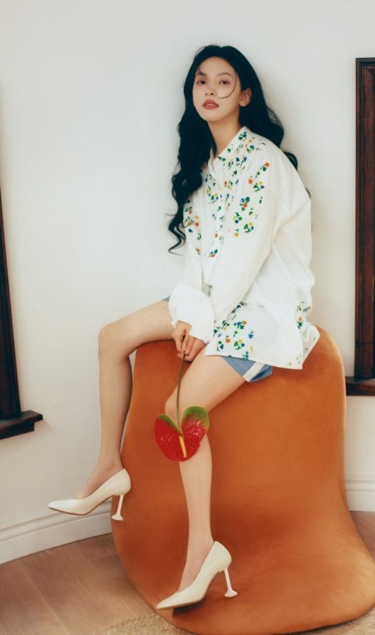 女演员孙千穿上高跟鞋为杂志拍摄大片写真(5/8)
