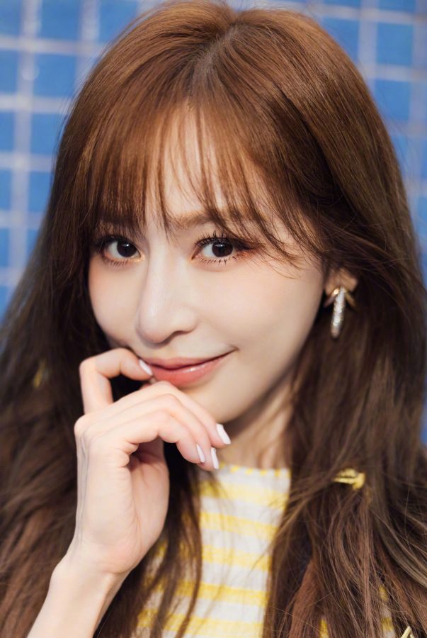 王心凌阿姨拥有一双修长纤细的少女腿(7/10)