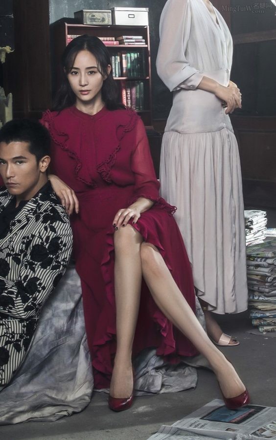 Stills from "Detective Chinatown" - Zhang Junning in red skirt and red high heels(7/8)