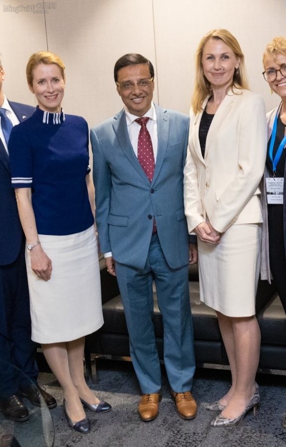 爱沙尼亚美女总理Kaja Kallas出国访问时的丝袜高跟（第5张/共9张）
