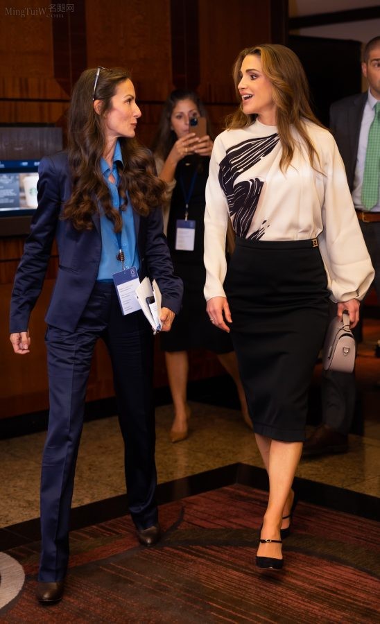 Queen Rania丝袜高跟亮相康考迪亚年度峰会（第3张/共3张）