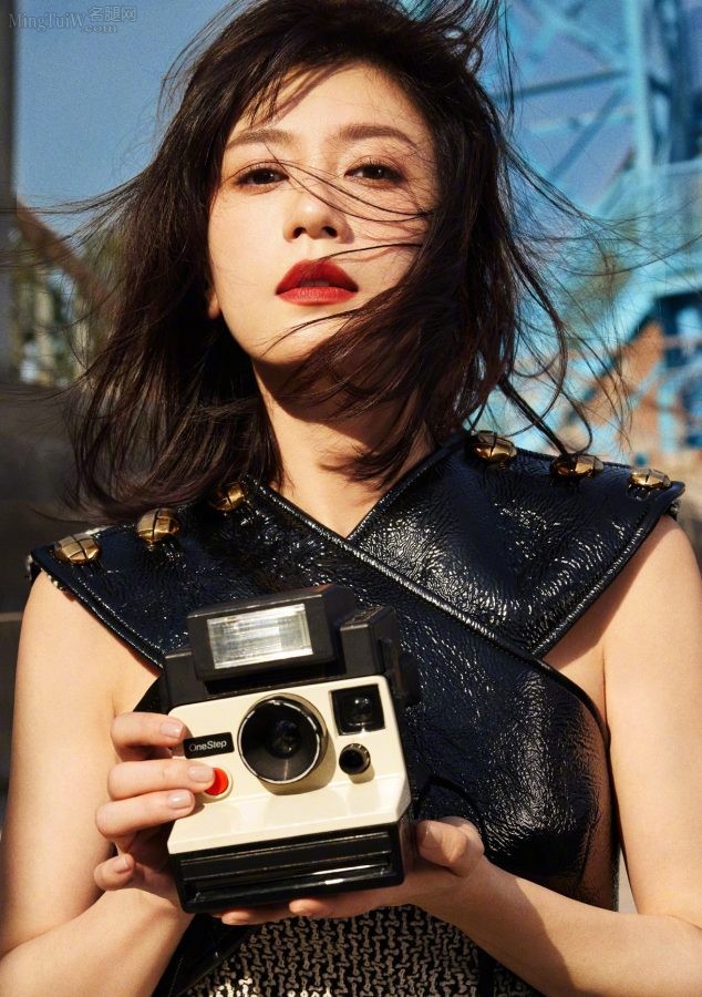 Zhou Zhiruo and Zhao Min team up for a photo shoot for a fashion magazine(8/14)