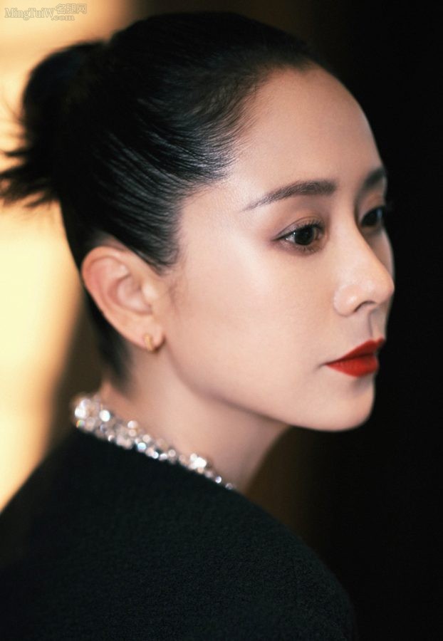 女明星海清穿短裙秀出美腿韵味十足(4/4)