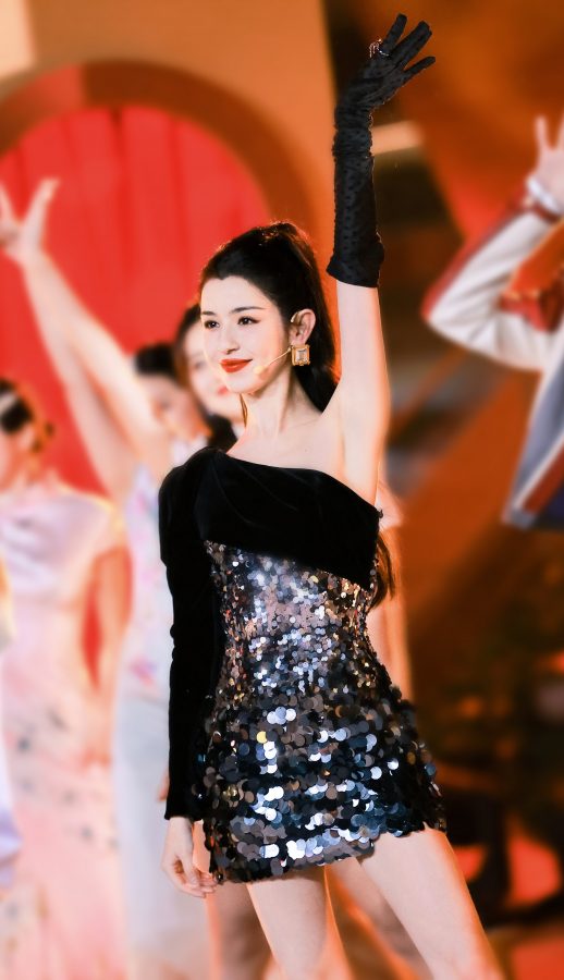 又辣又甜的妹子哈妮克孜穿皮靴翘二郎腿(6/7)