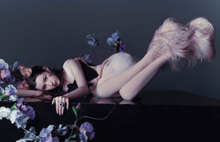 哈妮克孜变身猫女拍摄暗夜野性杂志大片(1/6)