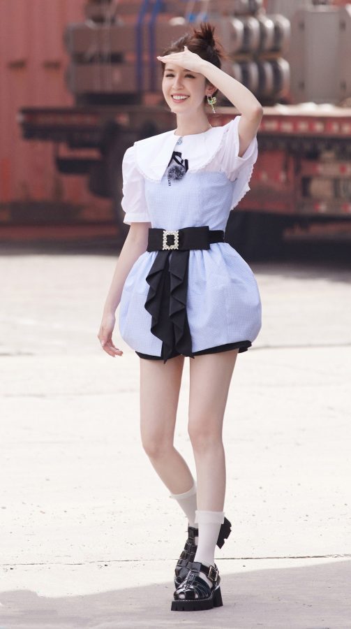Hanikezi's beautiful legs in the reality show "All Out"(1/3)