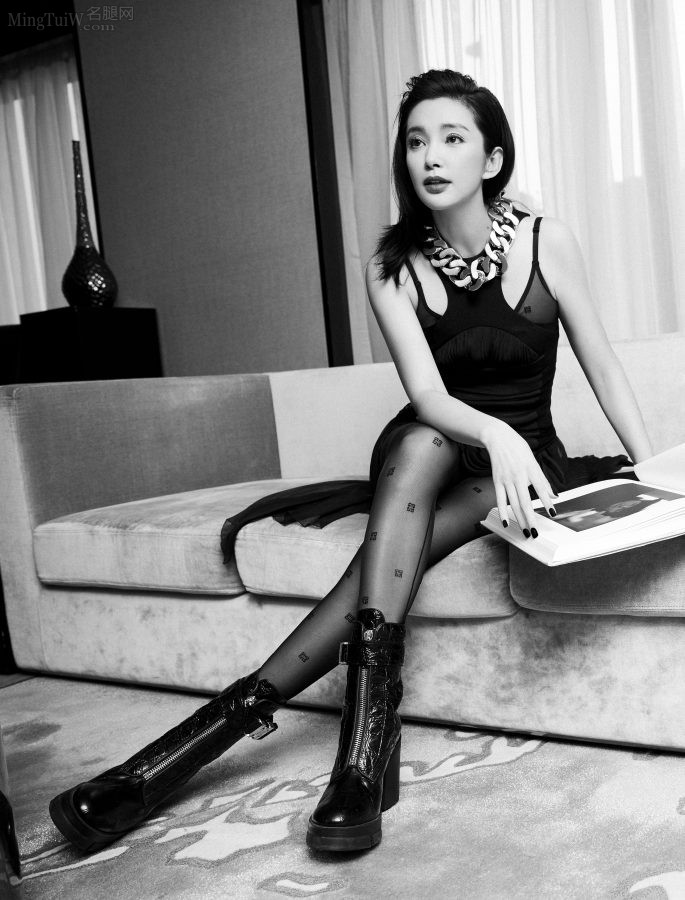 李冰冰出席纪梵希商业晚宴腿穿黑丝黑白硬照(4/8)