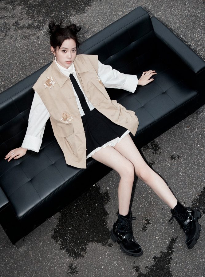 双丸子头小美女欧阳娜娜美腿白皙(1/8)