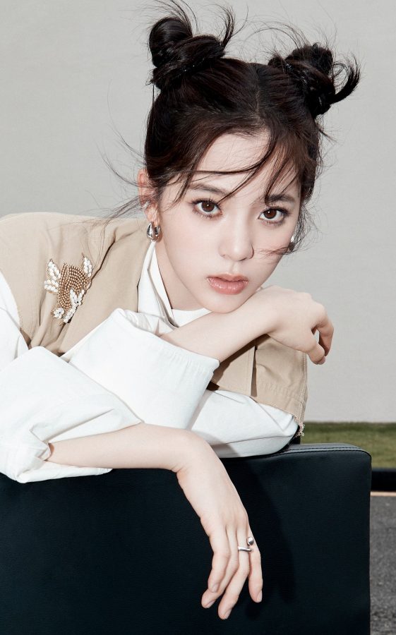 双丸子头小美女欧阳娜娜美腿白皙(4/8)